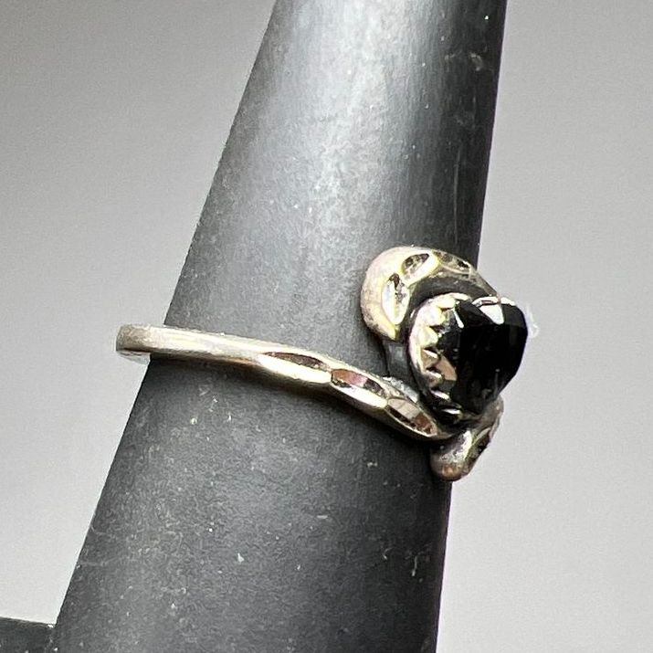 Wheeler Mfg Co Sterling Silver Grey Heart Stone Ring Size 5 2.6g