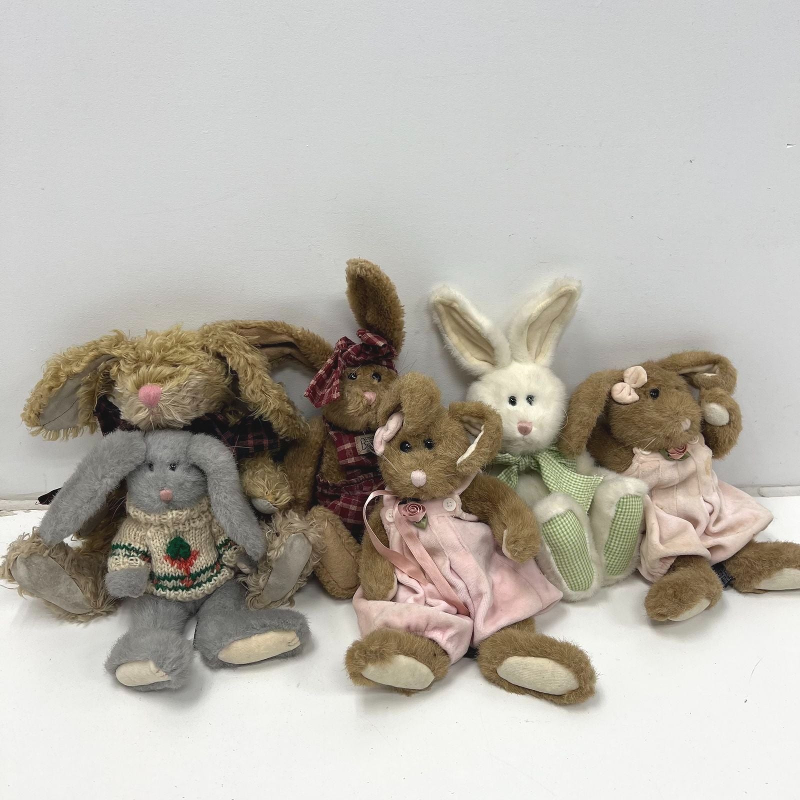 Vintage Boyds Bears J.B. Bean Plush Bunnies Lot of 6 Collectible Rabbits