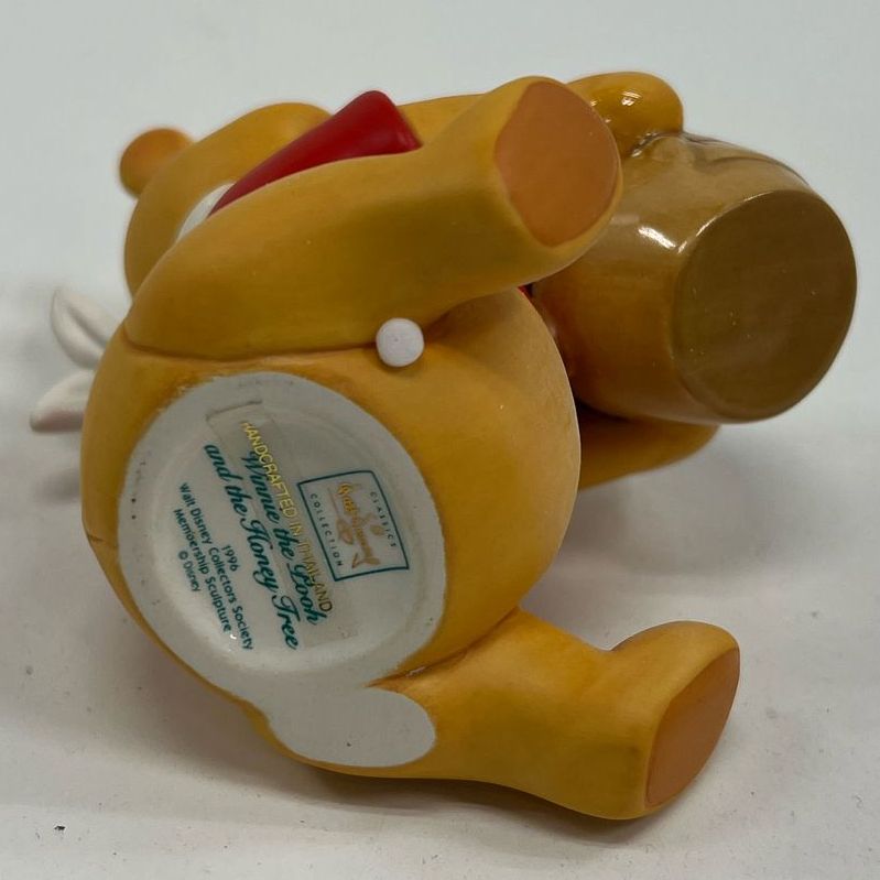NIOB Disney Winnie The Pooh Figurine '96 Collectors Society Membership Sculpture