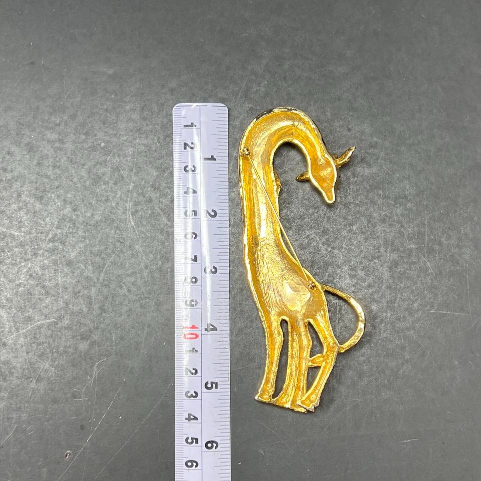 Large Giraffe Gold tone Brooch