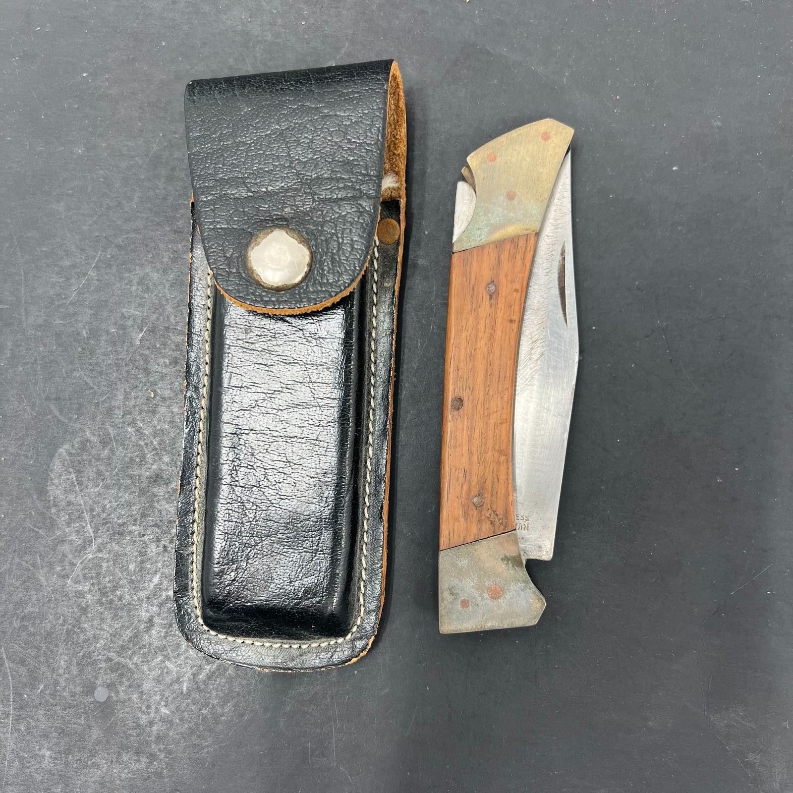 Vintage Pakistan Buck Pocket Knife Stainless With Leather Sheath