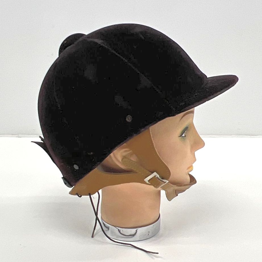 Vintage Women's Unbranded Black Velvet Equestrian Riding Helmet with Strap