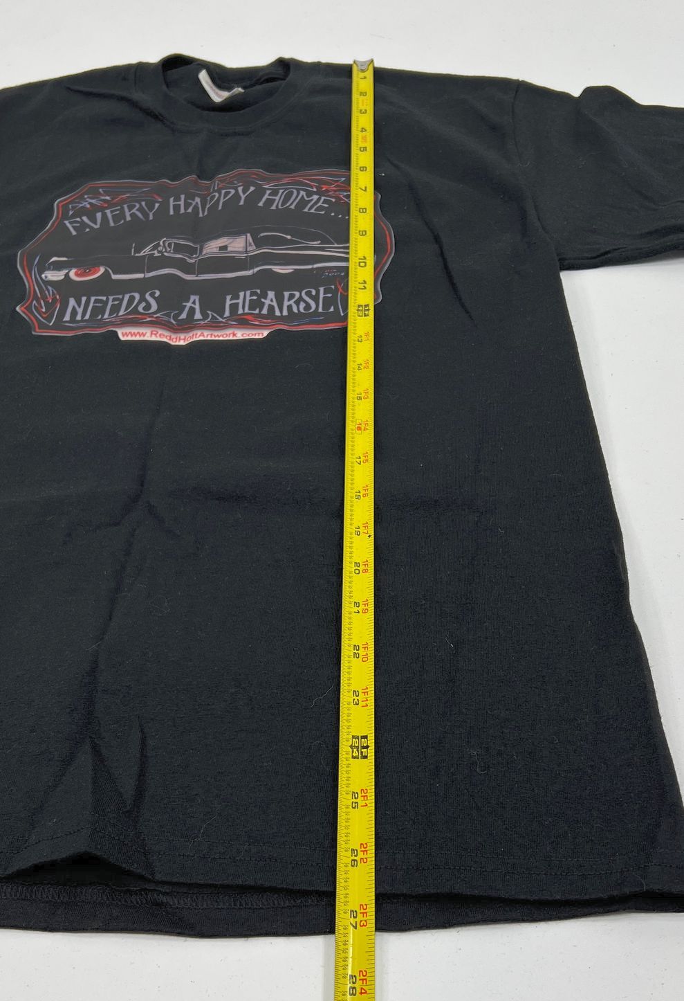 VTG Men's Every Happy Home Needs a Hearse T-shirt Goth Y2K Iron On Size Medium