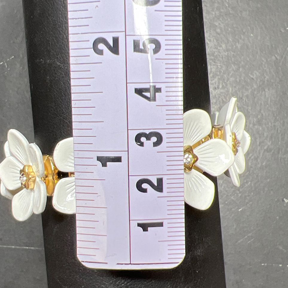 White Floral Rhinestone Floral Spring Stretch Bracelet