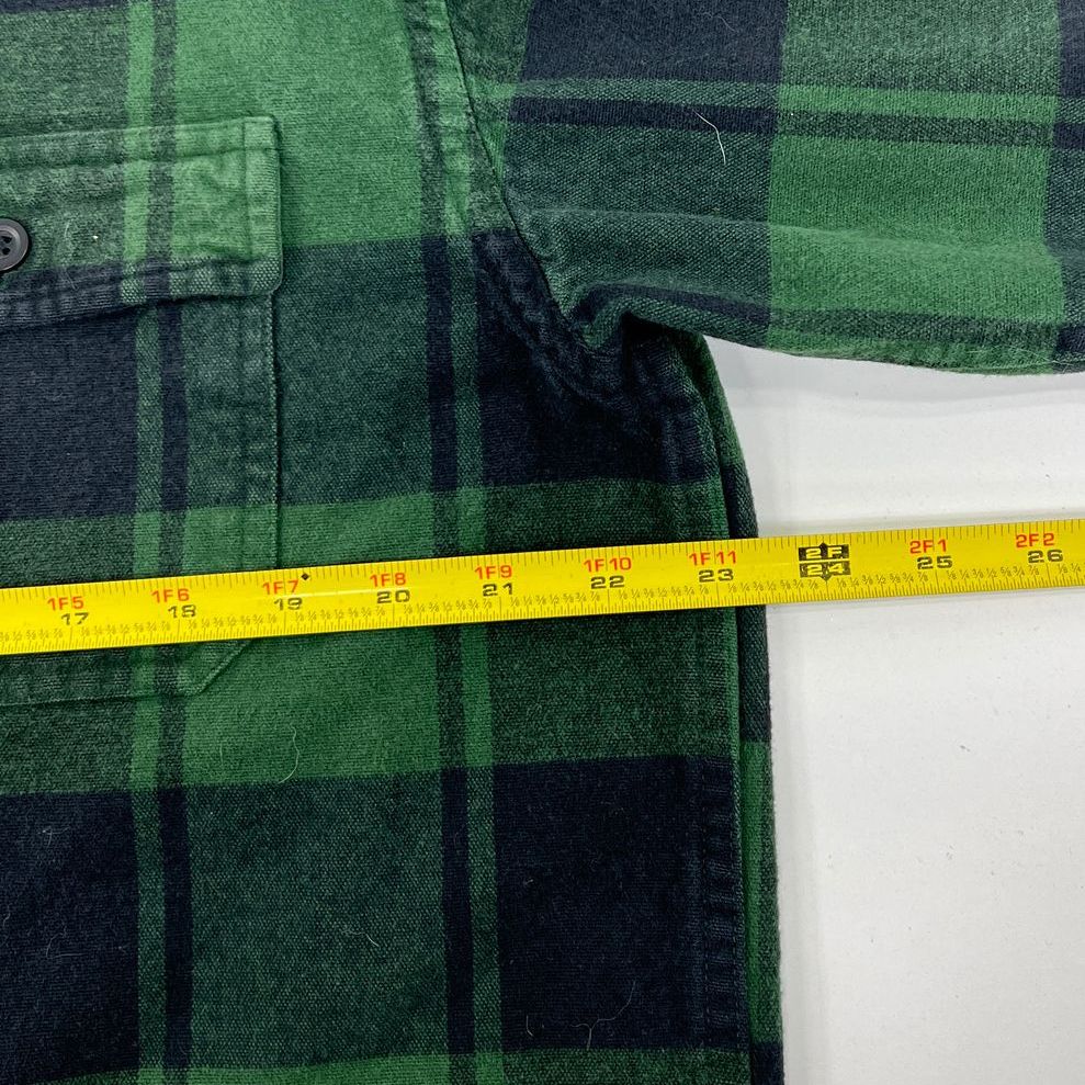 Men's LL Bean Green & Black Plaid Long Sleeve Button Up Shirt - Size Medium