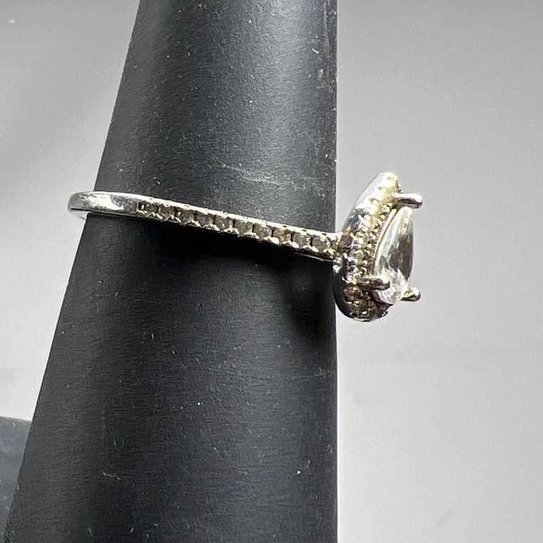 Vivamacity Sterling Silver Drop Rhinestone Ring Size 6 IOB
