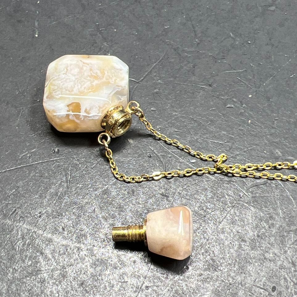 Beige White Marbled Stone Bottle Pendant Gold Tone Chain Necklace