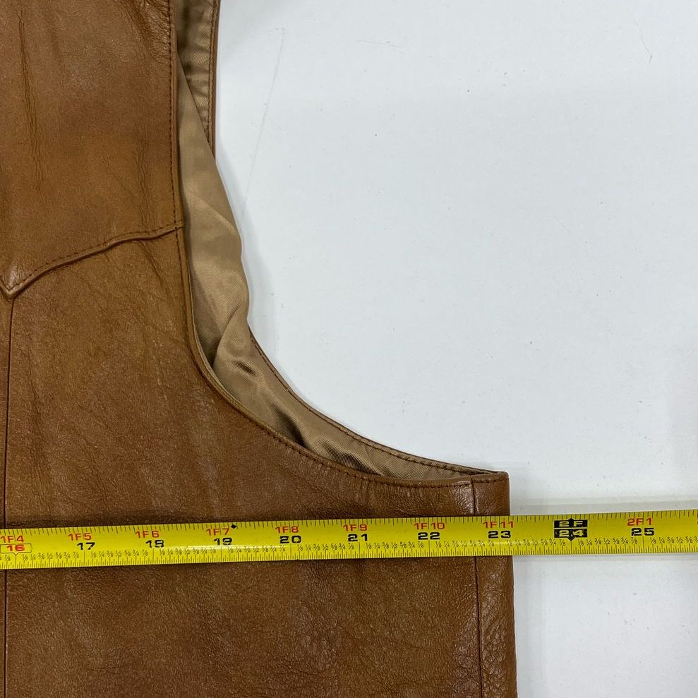 Vintage Men's Peter Caruso Brown Genuine Leather Button Up Vest - Size Medium?