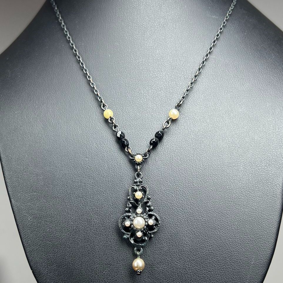 Ben-Amun Black Faux Pearl Vintage Style Necklace