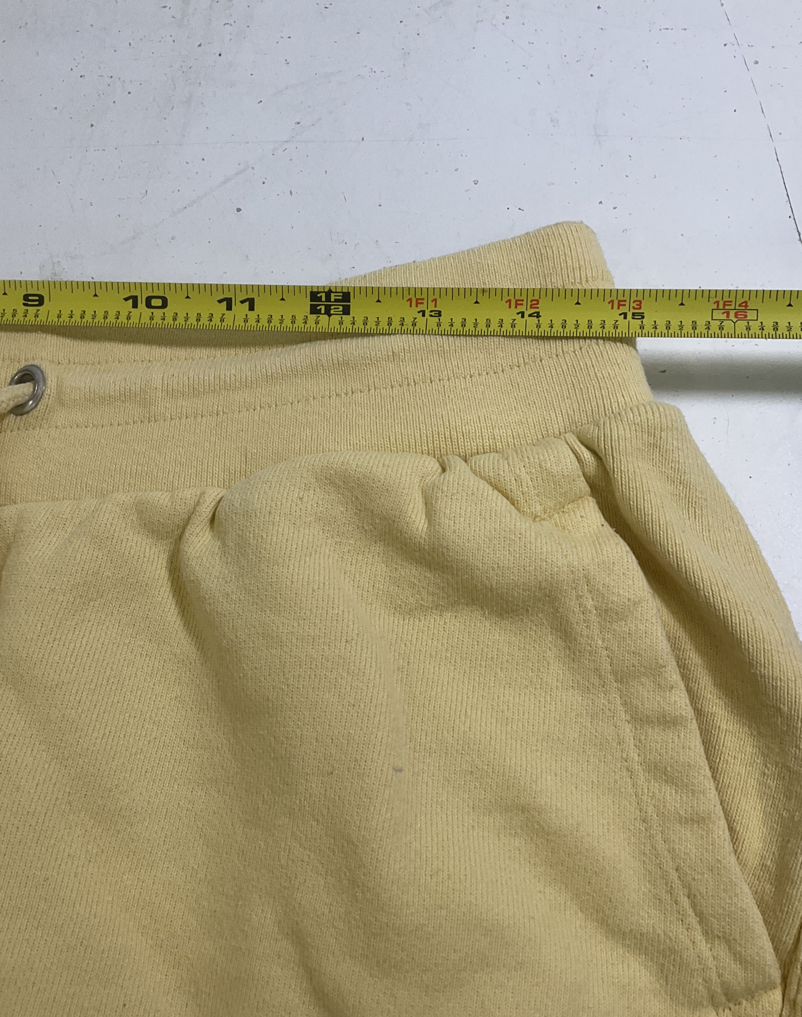 Champion Reverse Weave Fleece Sweat Shorts Womens Size L Pale Yellow Logo Lounge