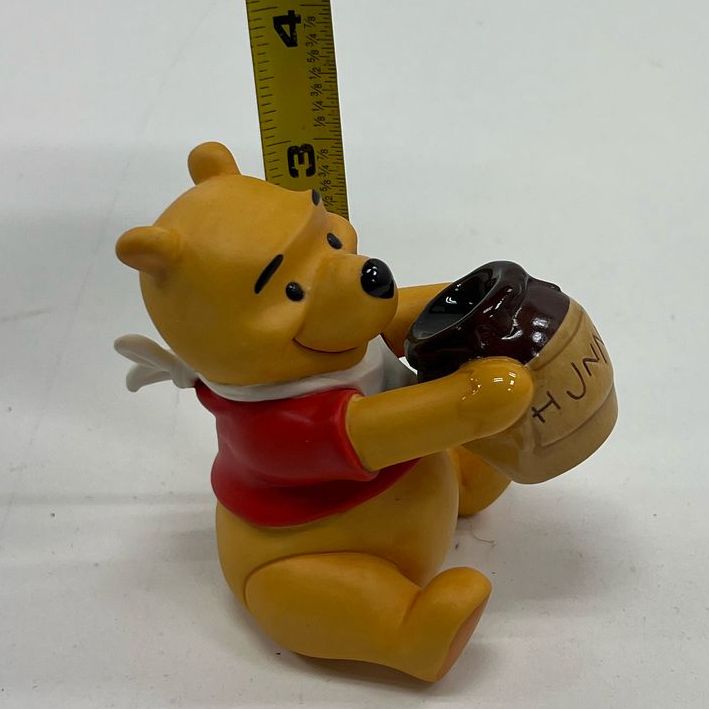NIOB Disney Winnie The Pooh Figurine '96 Collectors Society Membership Sculpture