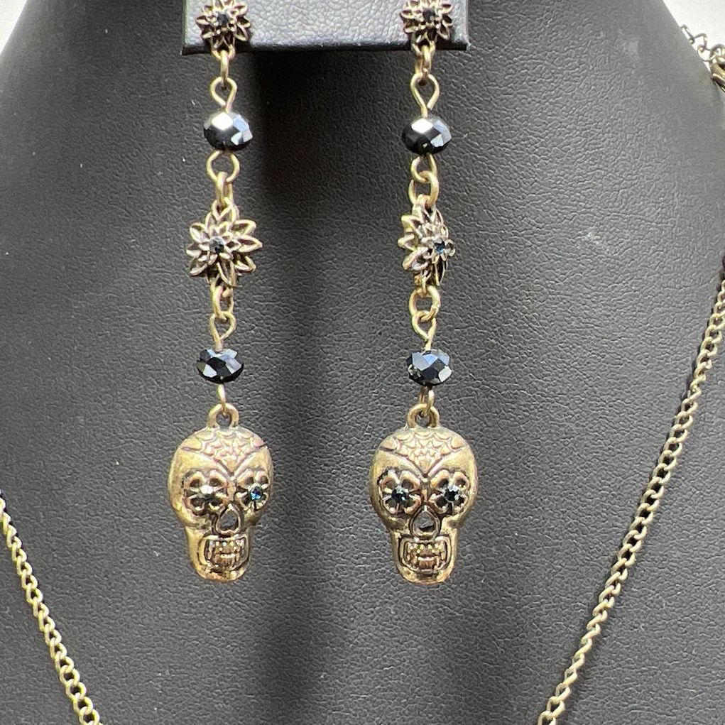 Blue Rhinestone Eyes Beaded Skull Necklace & Earrings Set