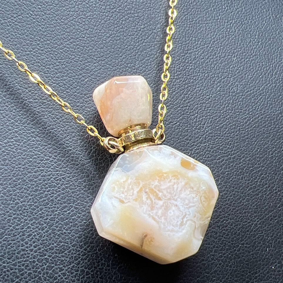 Beige White Marbled Stone Bottle Pendant Gold Tone Chain Necklace