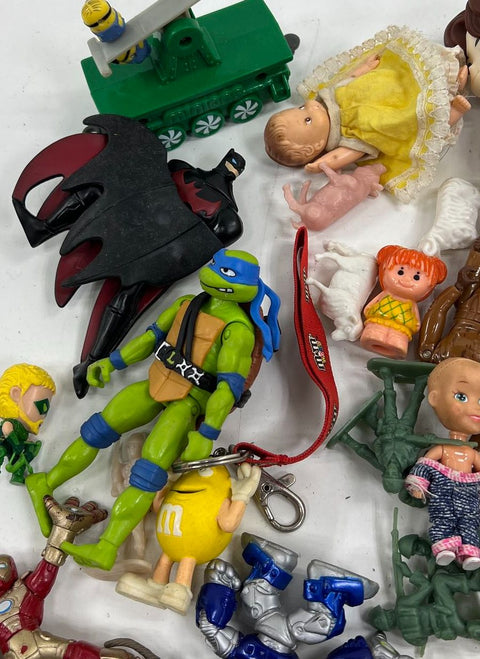 Large Lot Vintage & Modern Toys Action Figures TMNT Army Men Dolls Mixed