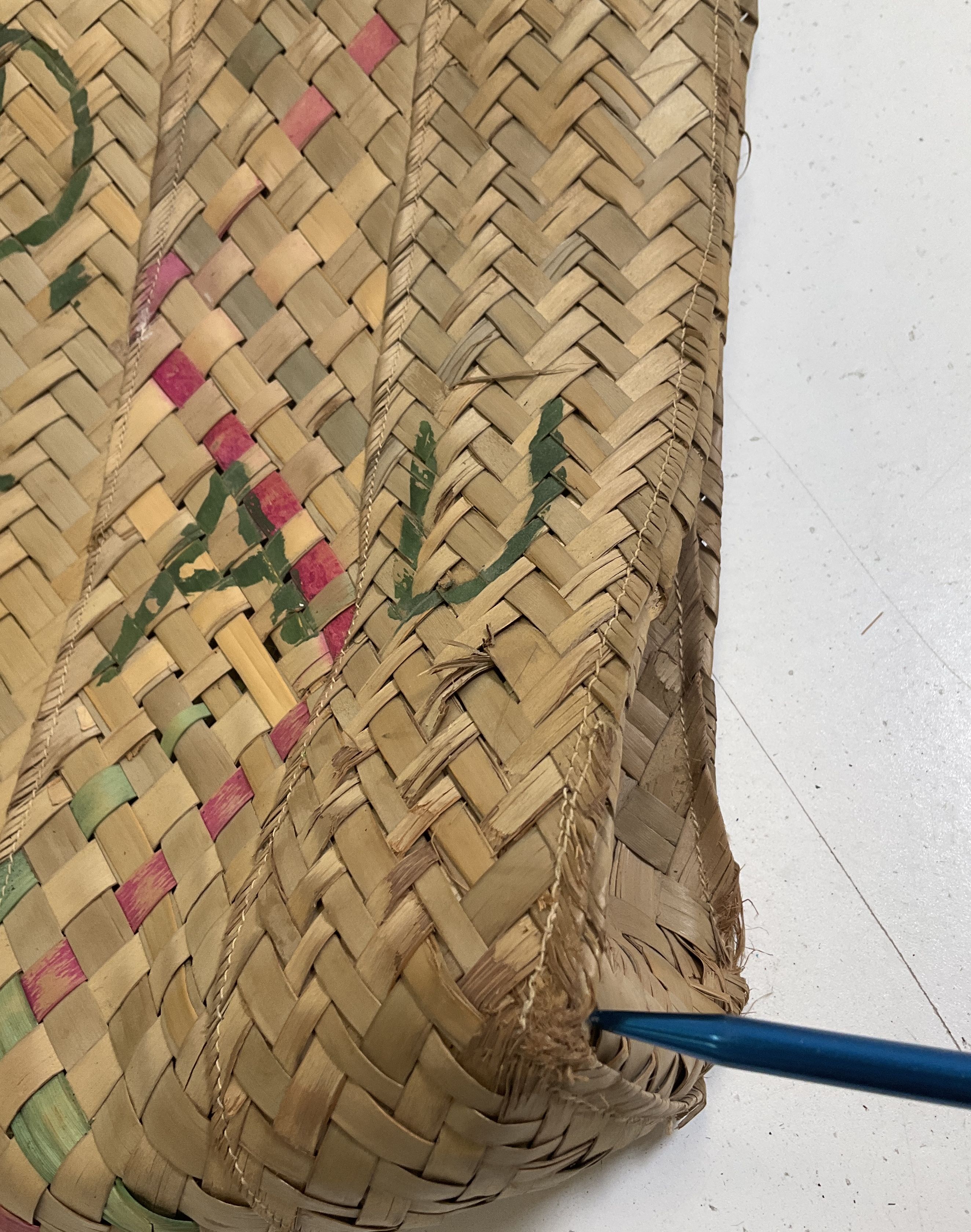 Vintage 70s Woven Straw Souvenir Tote Bag KE ALII NASSAU TWA Flight Tag