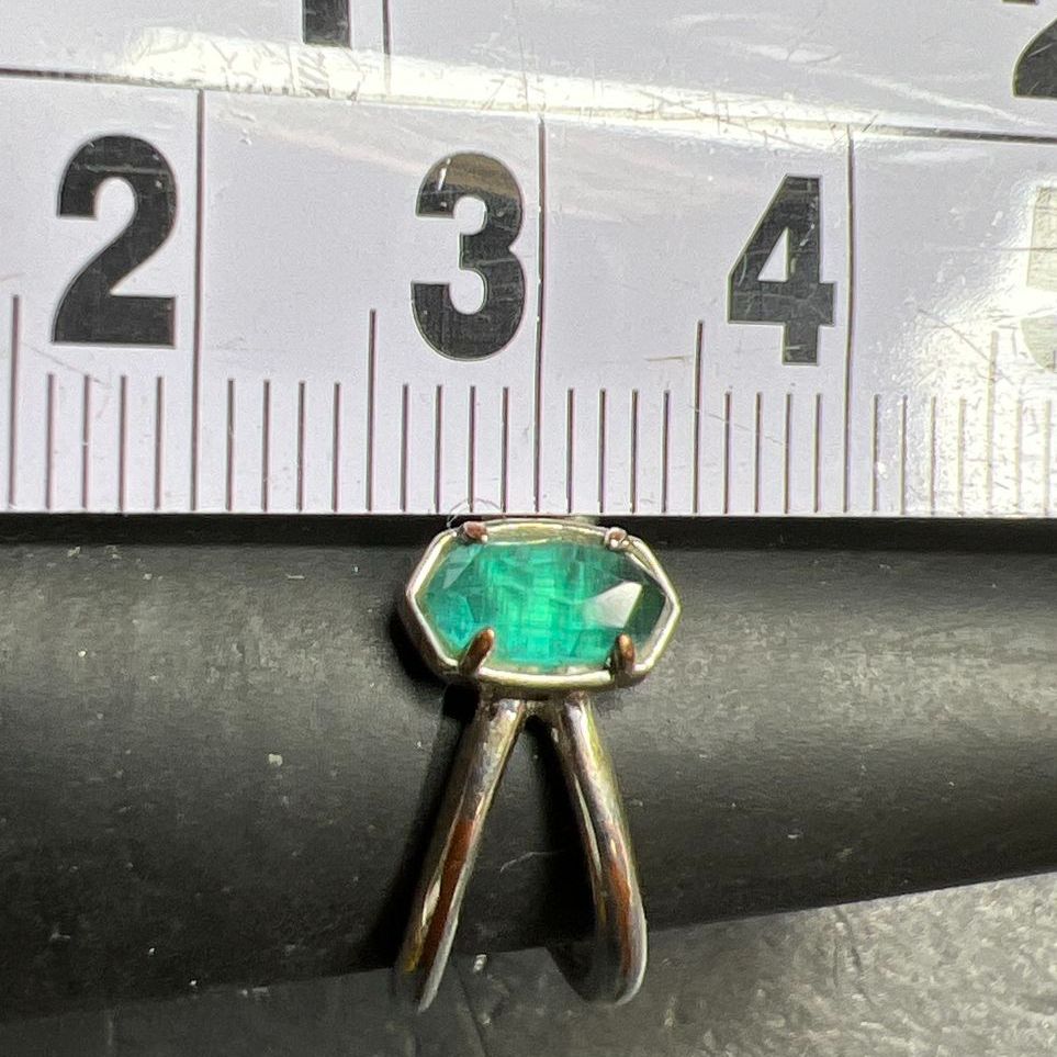 Kendra Scott Green Stone Ring Size 6