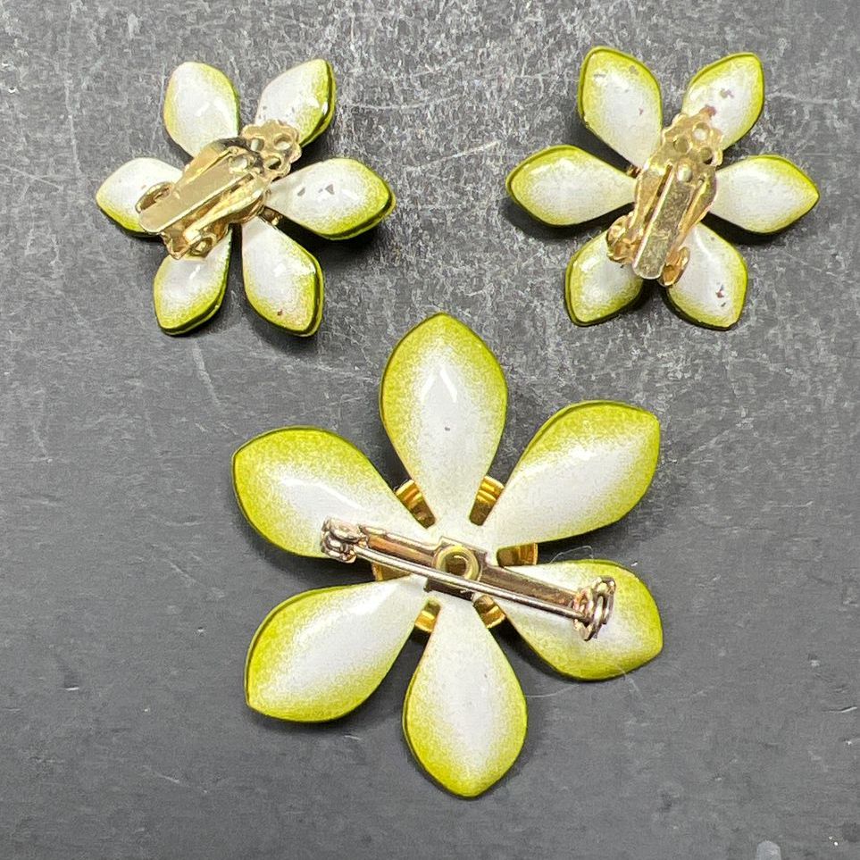 Vintage Green Flower Brooch and Earrings Set