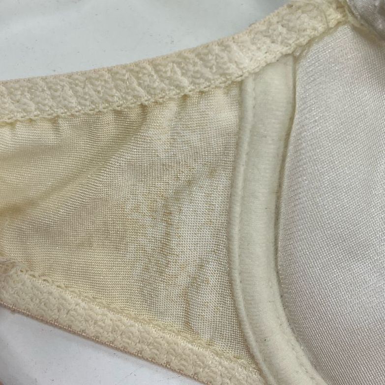Vintage Women's Fredericks of Hollywood Padded White Bra Lingerie - Size 34A