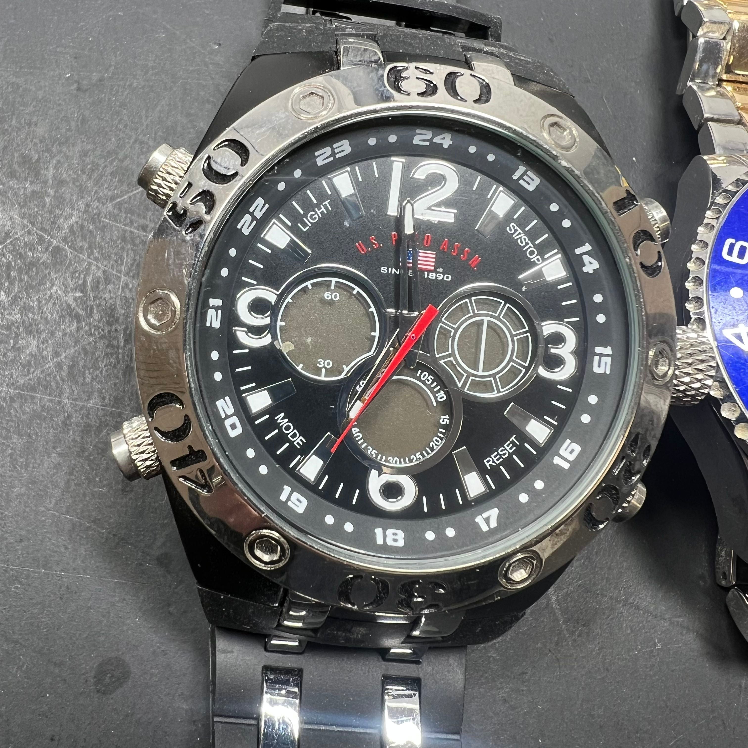 Lot of 4 Men's Watches *Needs Work Fossil Lorus Polo
