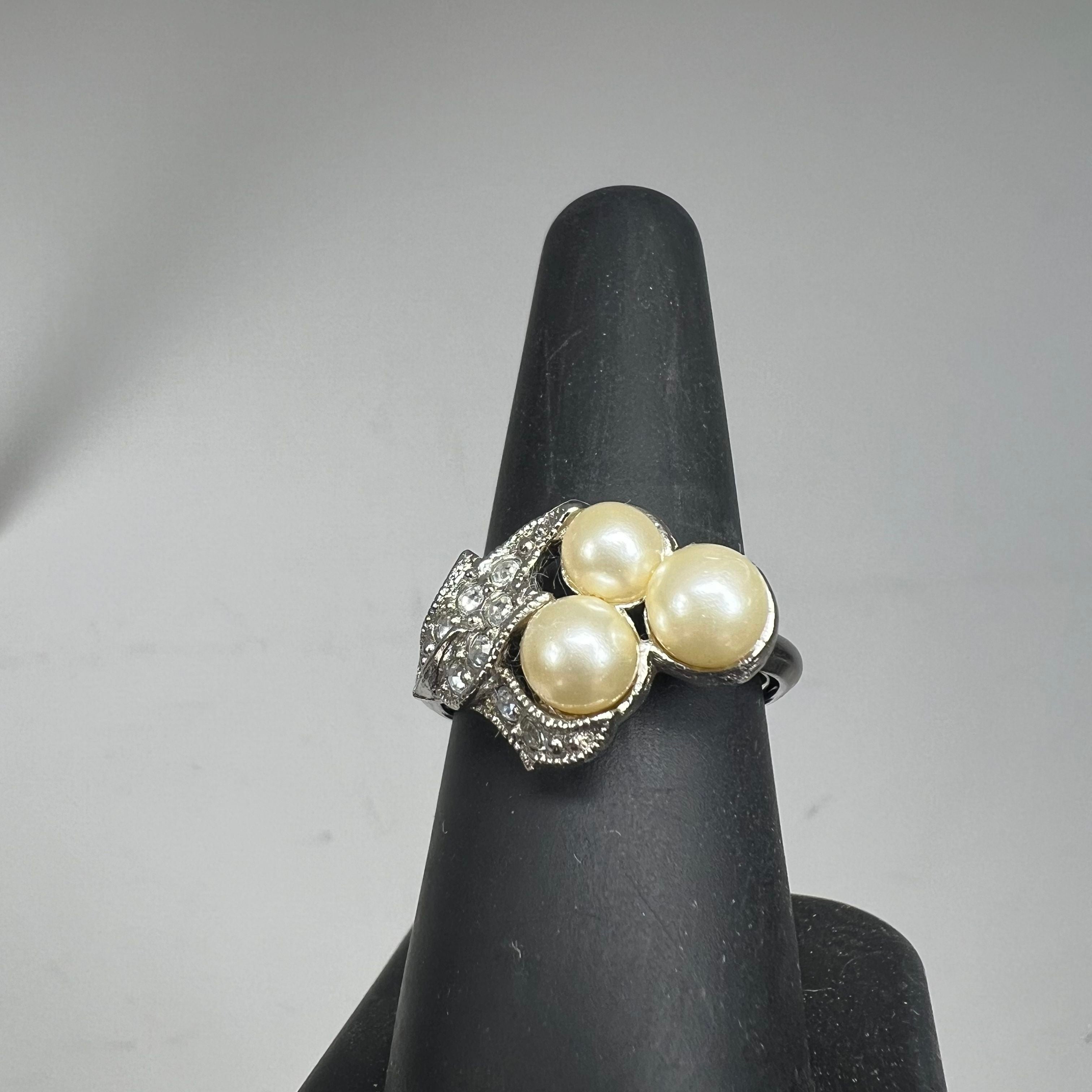 Vintage Avon Evening Splendor Ring NIB Size Large 8.5 Silver Tone Faux Pearl