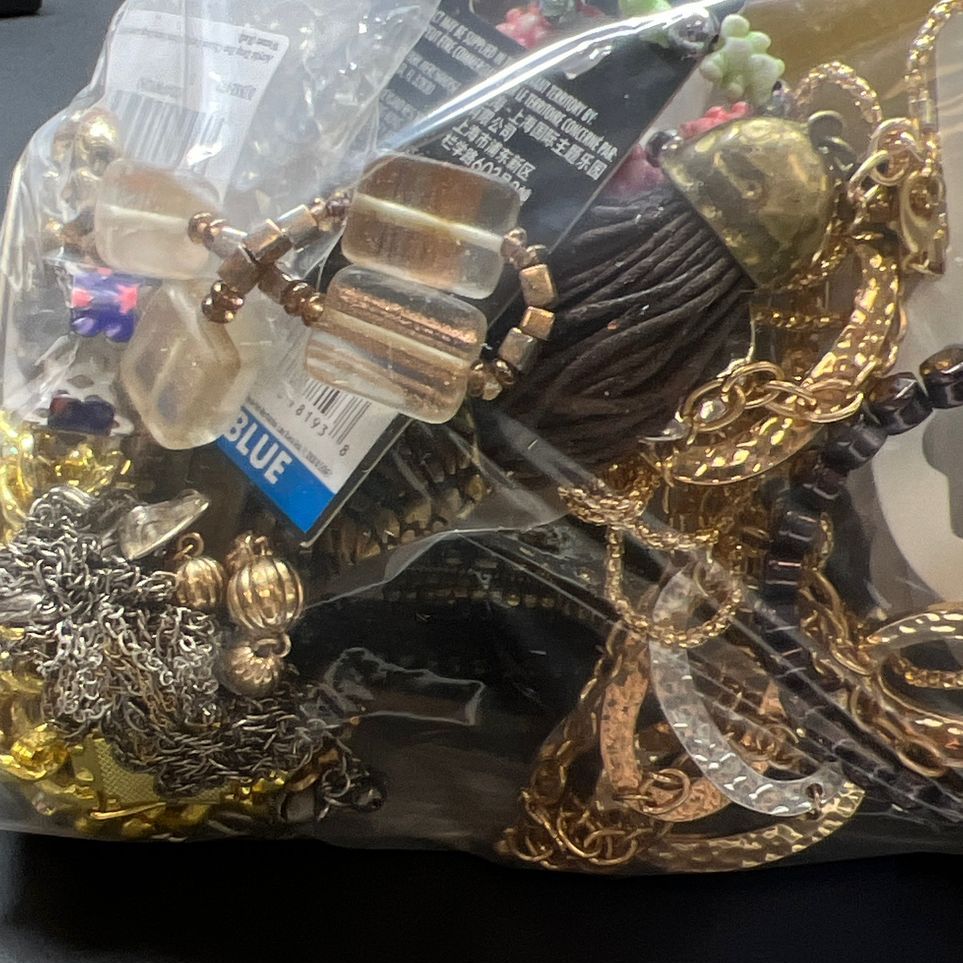 5 Lb Wearable Costume Jewelry Grabbag