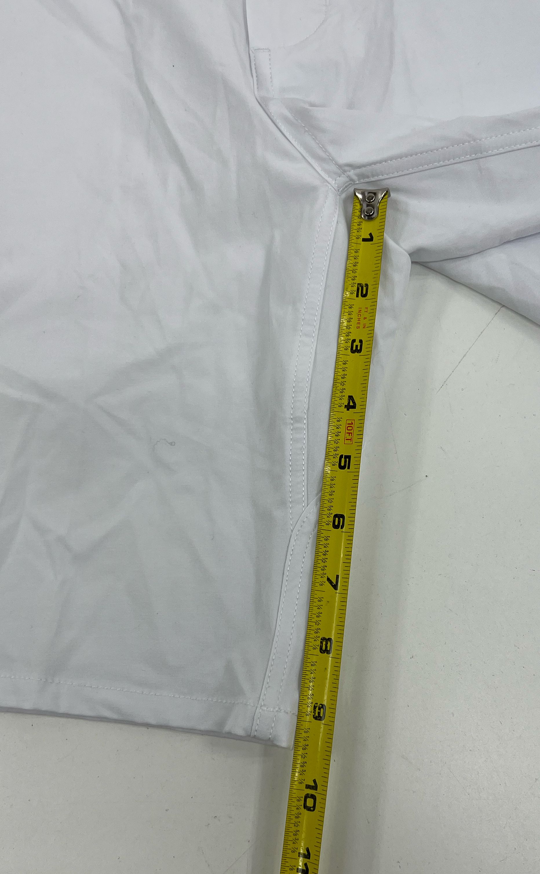 NWT Men's Johnnie O Calcutta Plain White Casual Shorts - Size 38