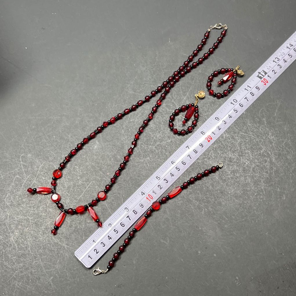 Red & Black Glass Beaded Bracelet Earrings Necklace Set