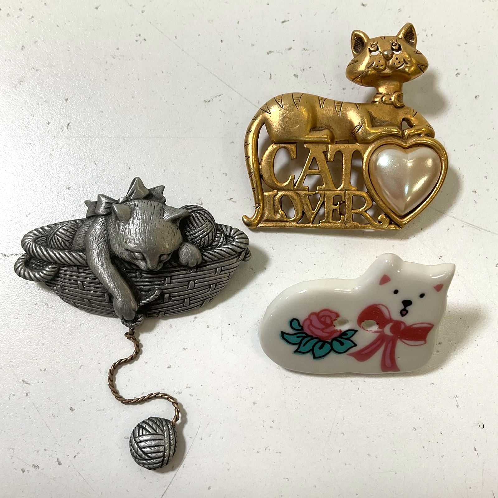 3 Vintage Cat Brooches JJ Dangling Yarn Gold Tone Doncraft Cat Lover & Ceramic