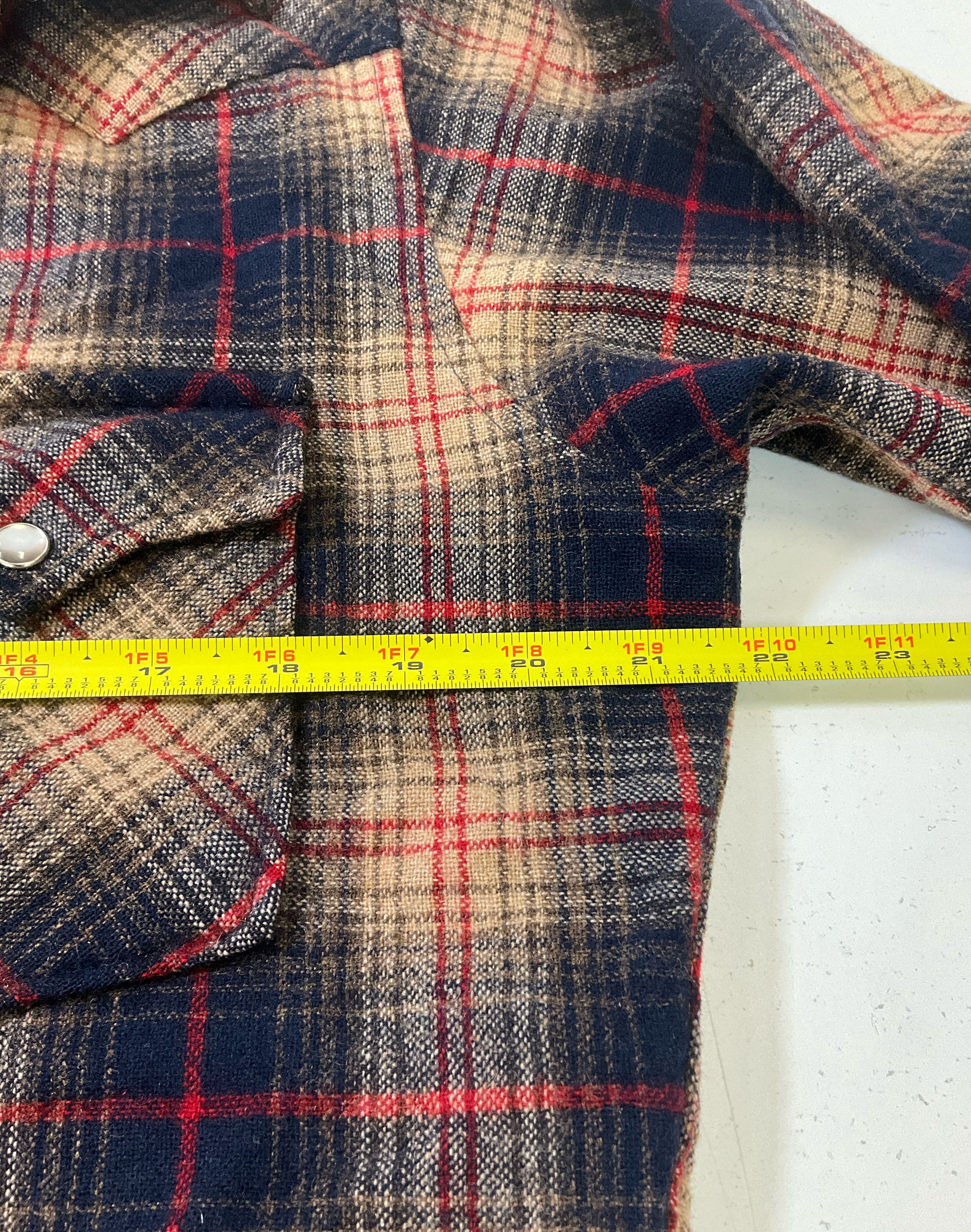Pendleton Men's Plaid High Grade Western Wear Wool Snap Button Shirt L Vintage