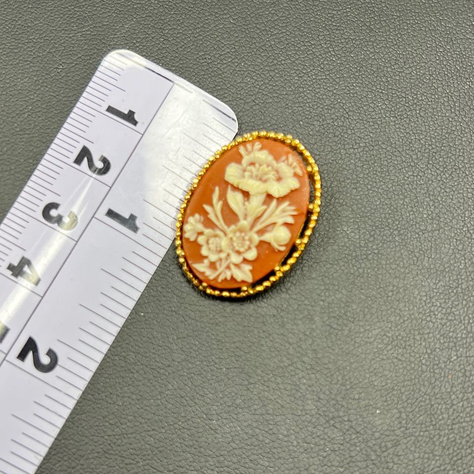 Vintage Trifari Pink White Carved Floral Cameo Gold Tone Brooch
