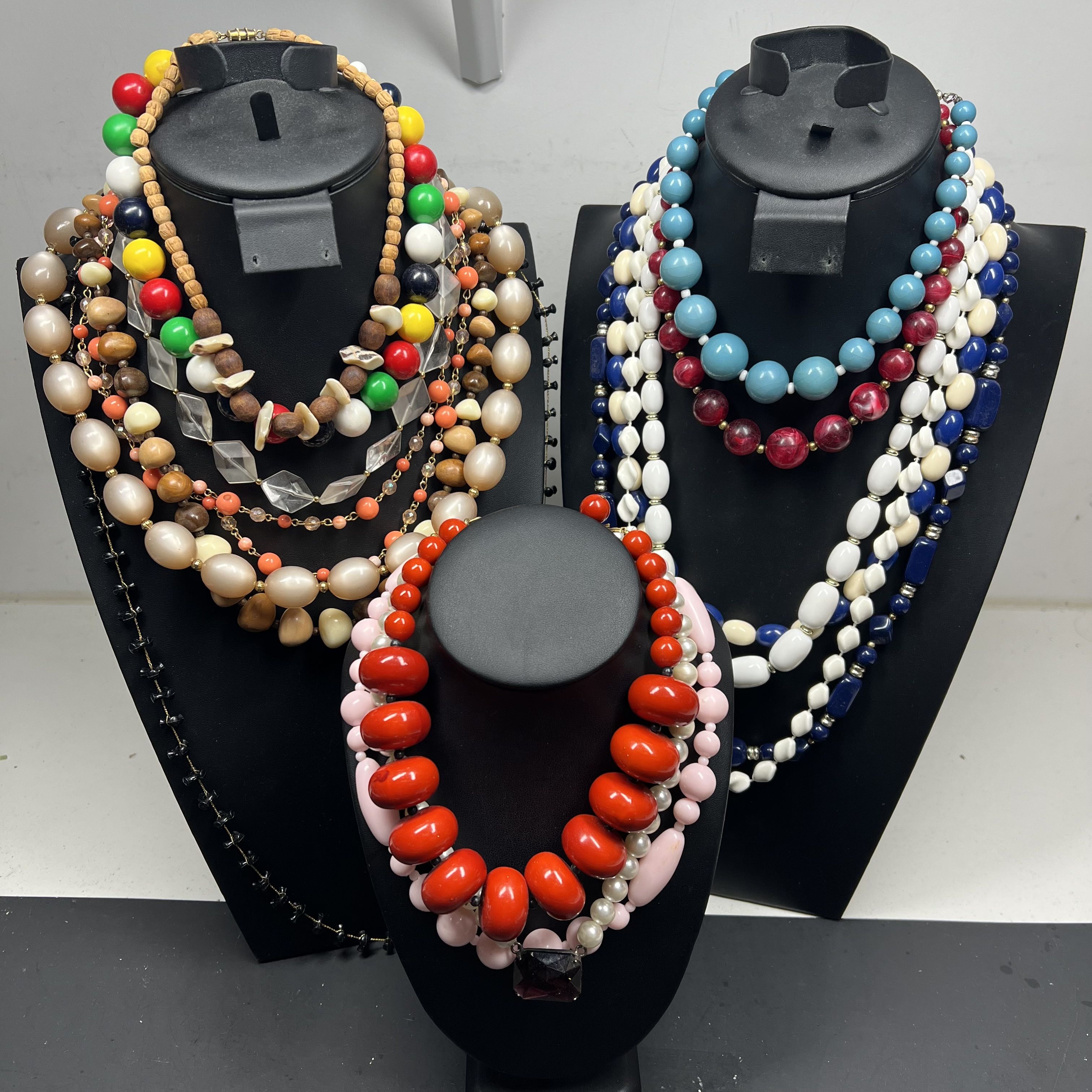 Vintage Beaded Necklace Lot 20+ Pcs Plastic Glass Wood Faux Pearl Costume