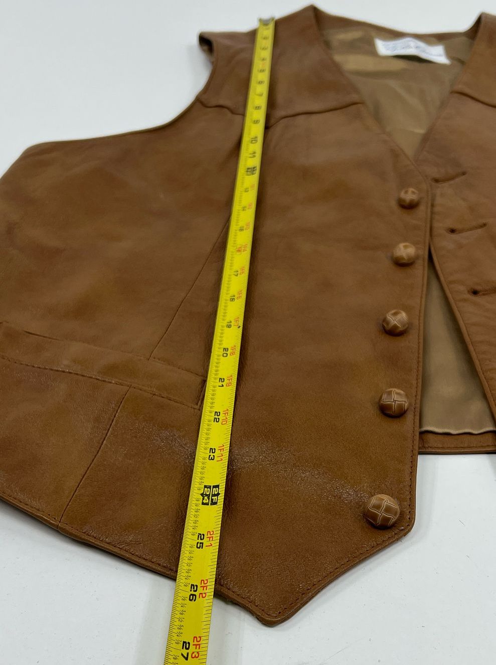 Vintage Men's Peter Caruso Brown Genuine Leather Button Up Vest - Size Medium?