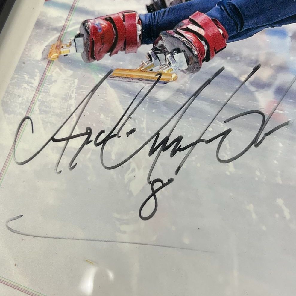 2010 Sports Illustrated Apolo Ohno Signed Cover Framed Autograph Speed Skating