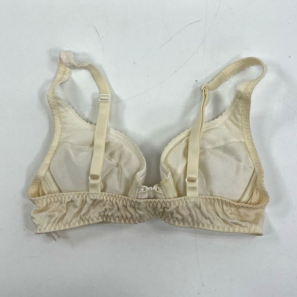 Vintage Women's Fredericks of Hollywood Padded White Bra Lingerie - Size 34A