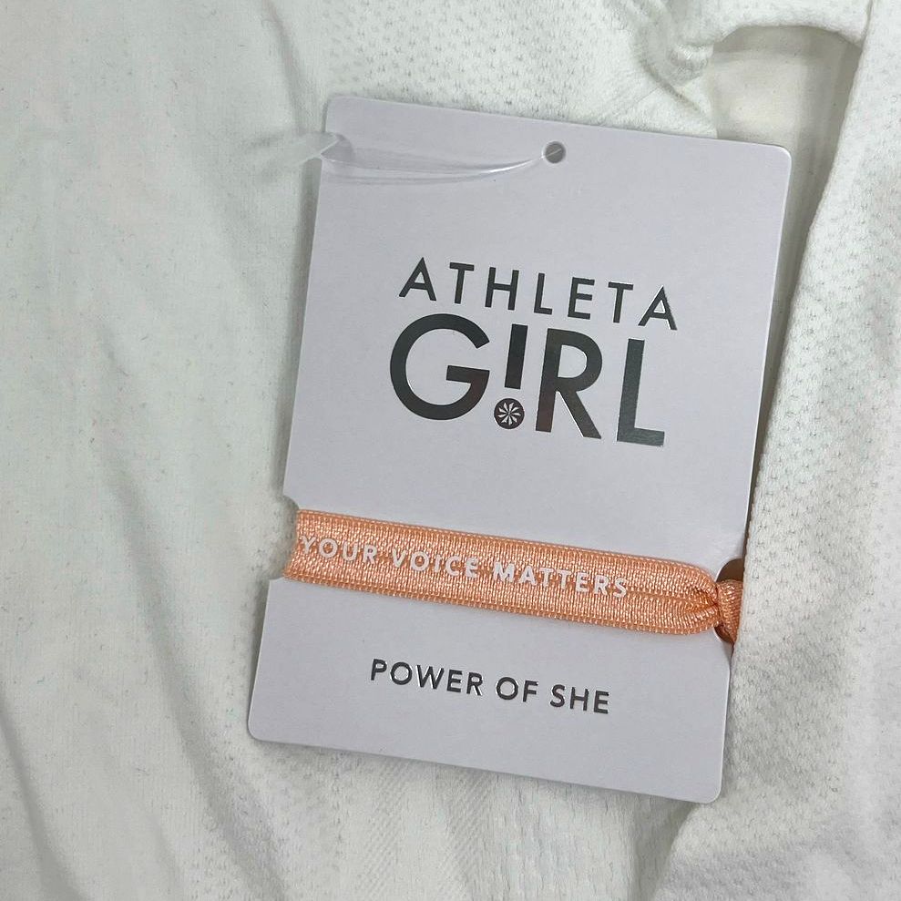 NWT Girl's Juniors Athleta Girl White Long Sleeve Active Wear Top - Size XL