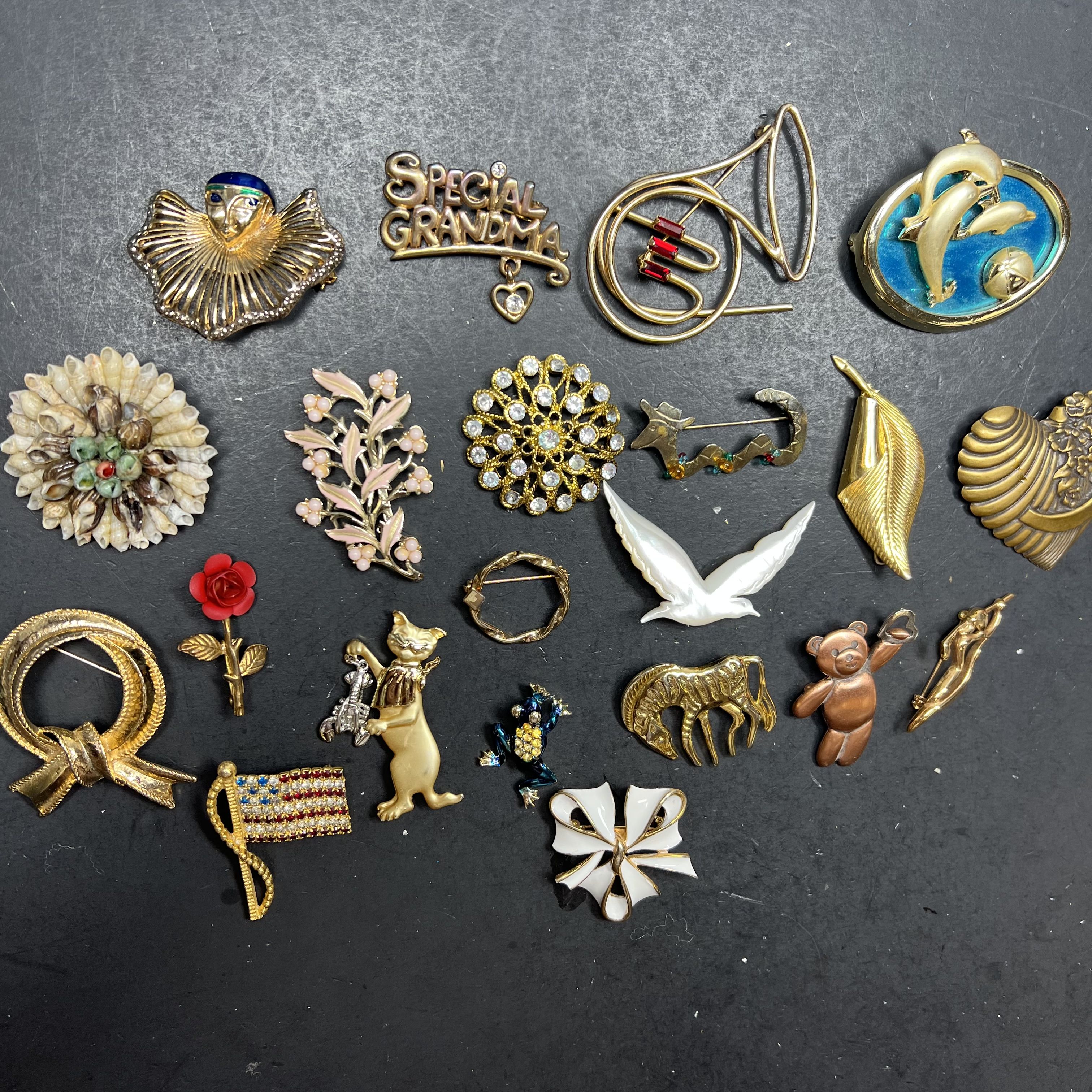 Vintage Craft Jewelry Lot 21pcs Figural Enamel Rhinestone Brooch Pin