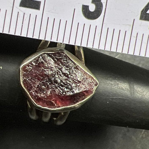 925 Sterling Silver Purple Stone Ring Size 6 3.4g