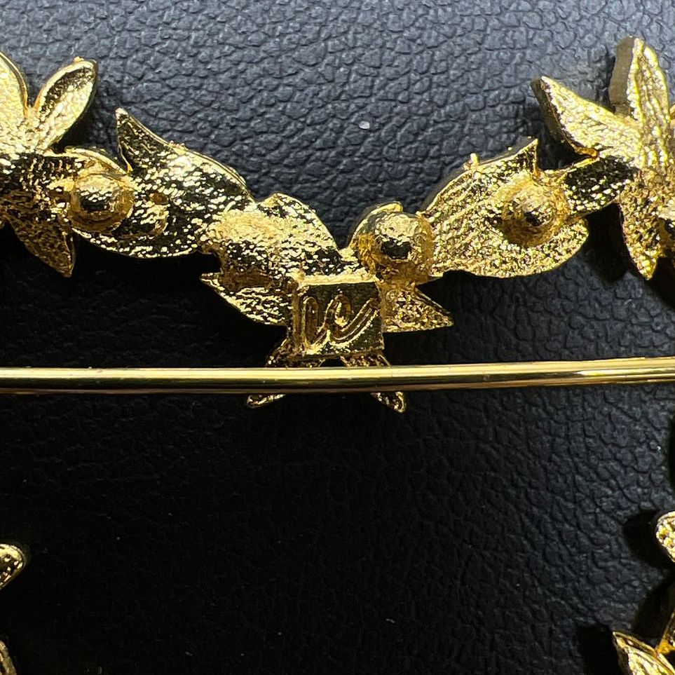 Liz Claiborne Gold Tone Rhinestone Floral Heart Wreath Brooch