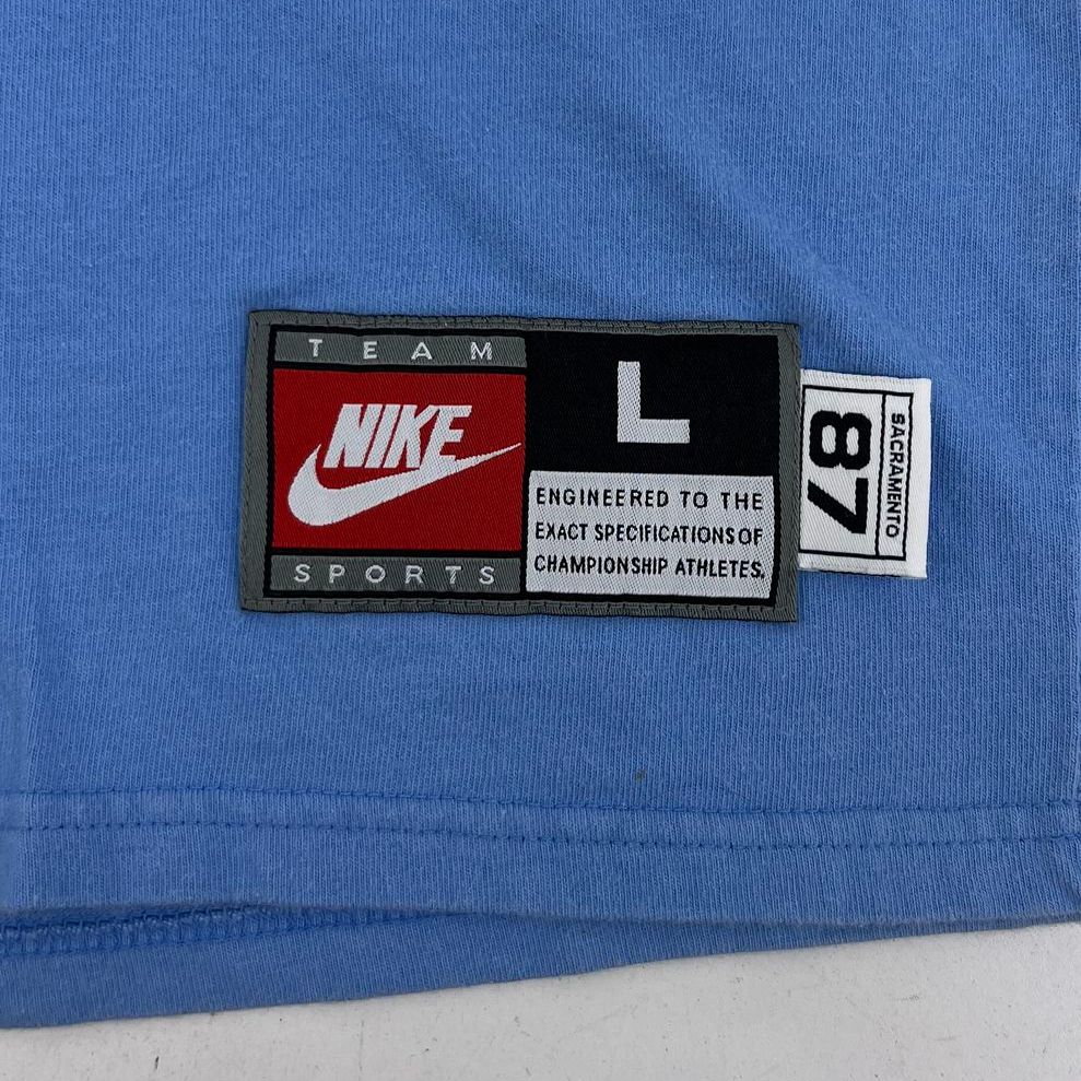 Vintage Y2K Nike Team Sacramento Kings Sewn Logo T-Shirt Mens L Blue