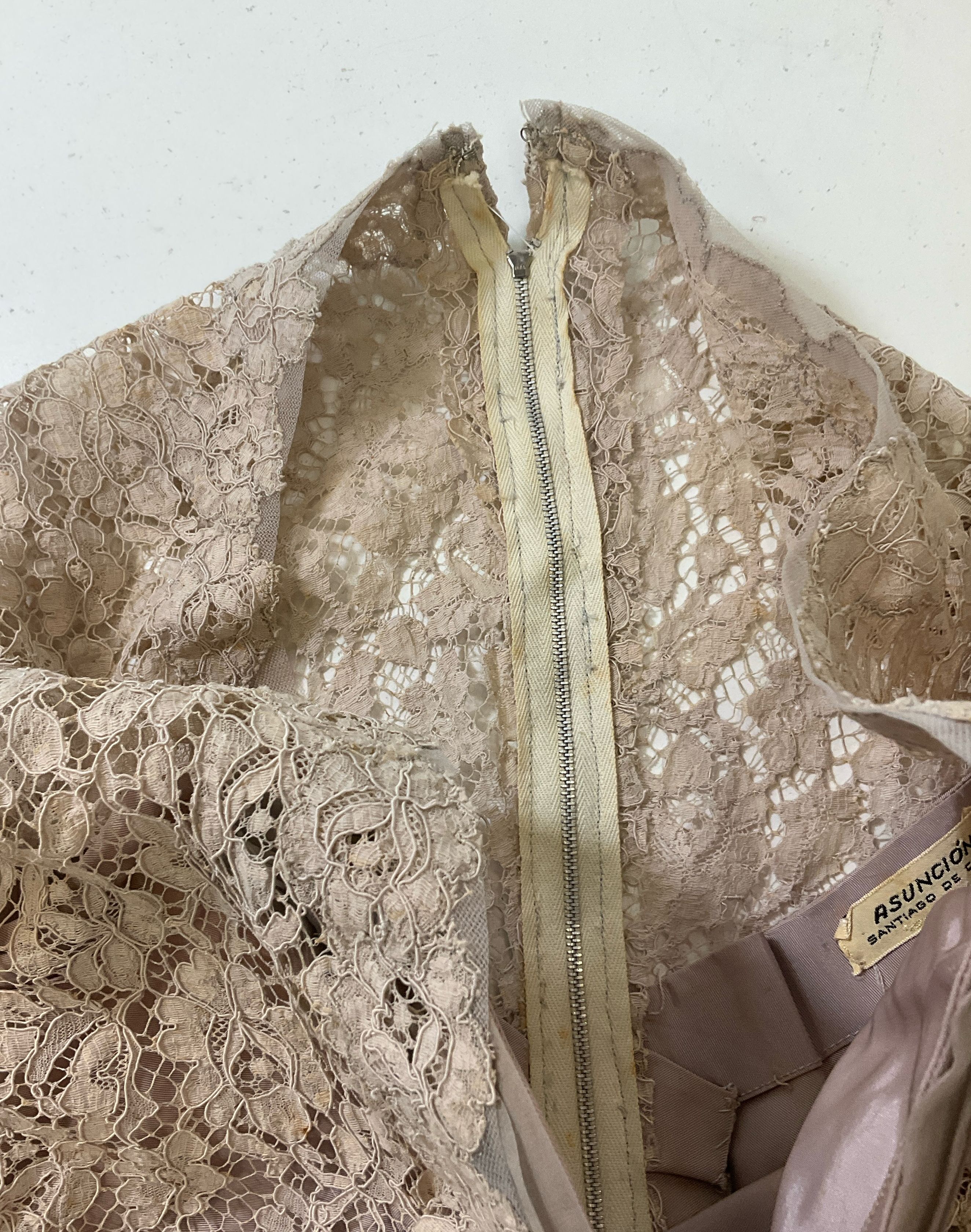 Vintage 1950s Asuncion Santiago de Cuba Women's Gray Lace Dress VOLUP Size 38