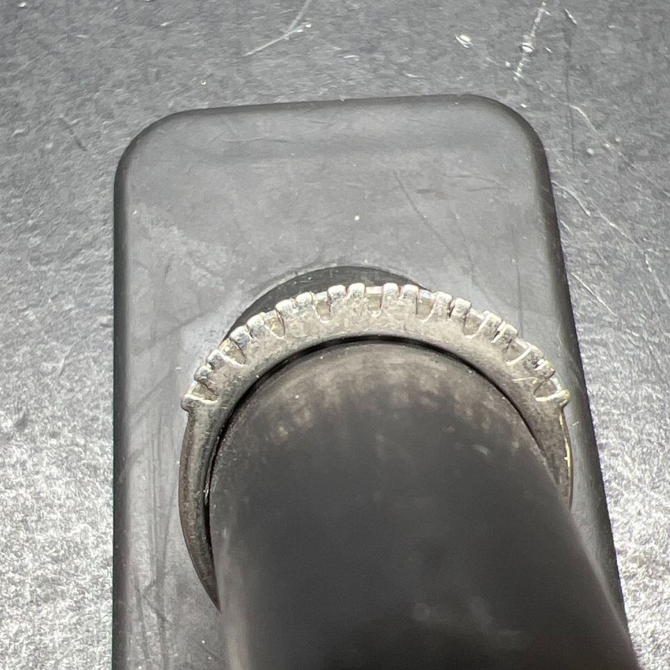 925 Sterling Silver 9 Rhinestone Ring Size 7.75 2.06g