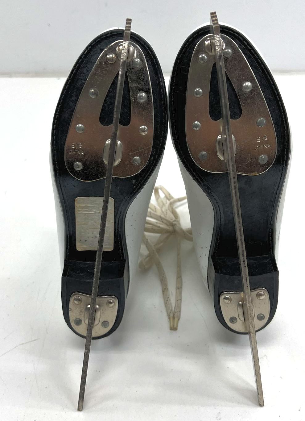 Classic White Figure Ice Skates Lace Up Boots with Blades Womens Size 9