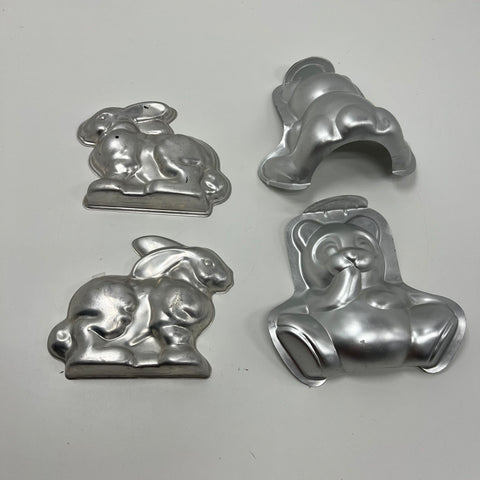 Vintage Wilton 3D Stand-Up Bear & Rabbit Cake Pan Mold Set Aluminum Bakeware