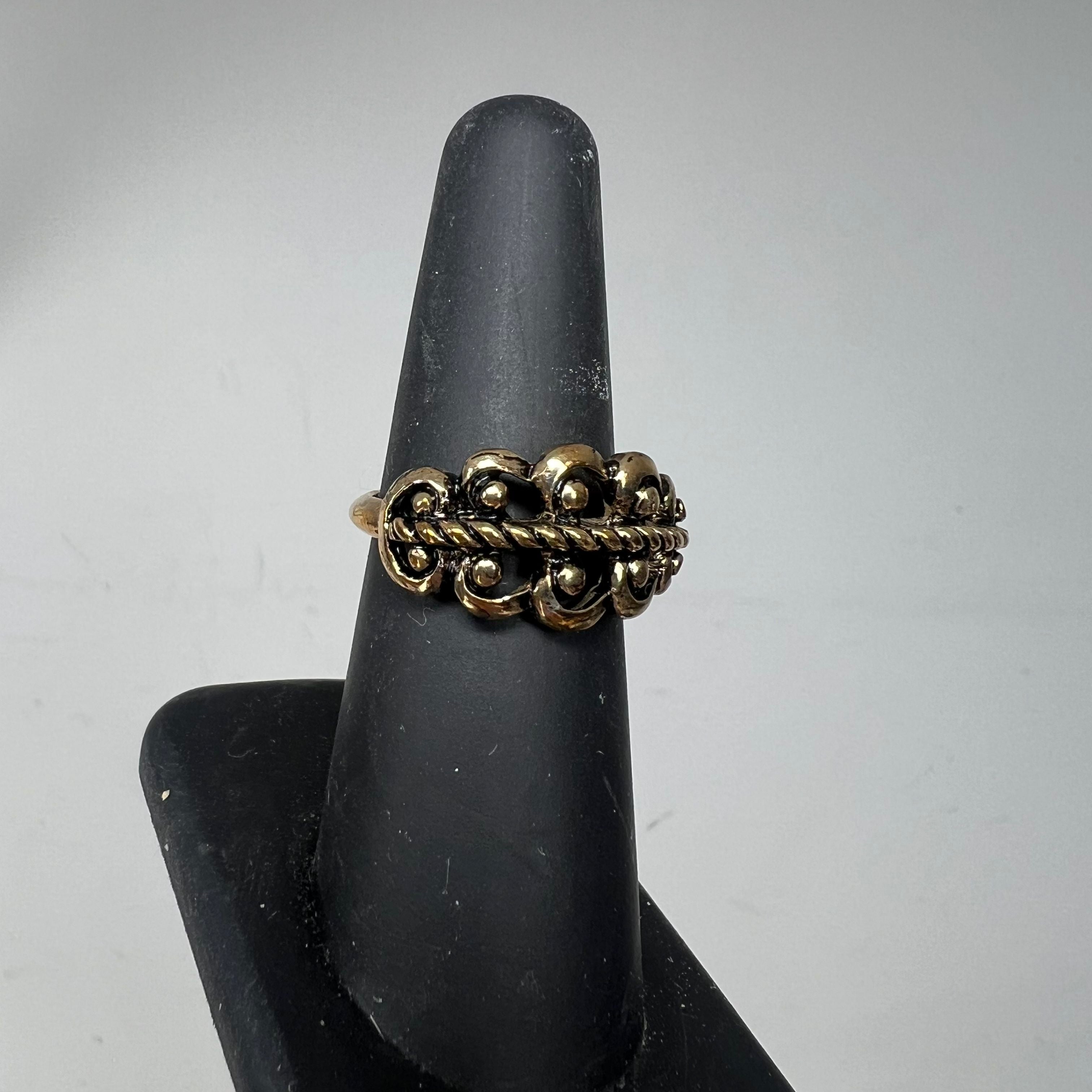 Vintage Avon French Filigree Ring Gold Tone NIB Size Medium 7