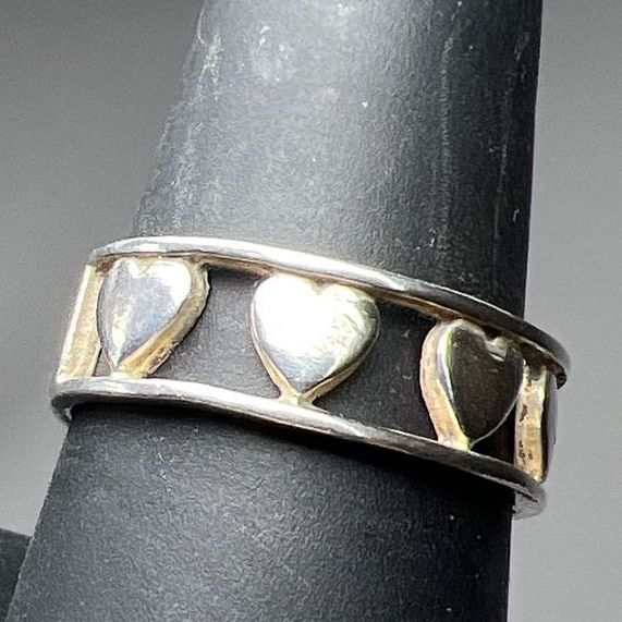 925 Sterling Silver Heart Band Ring Size 8
