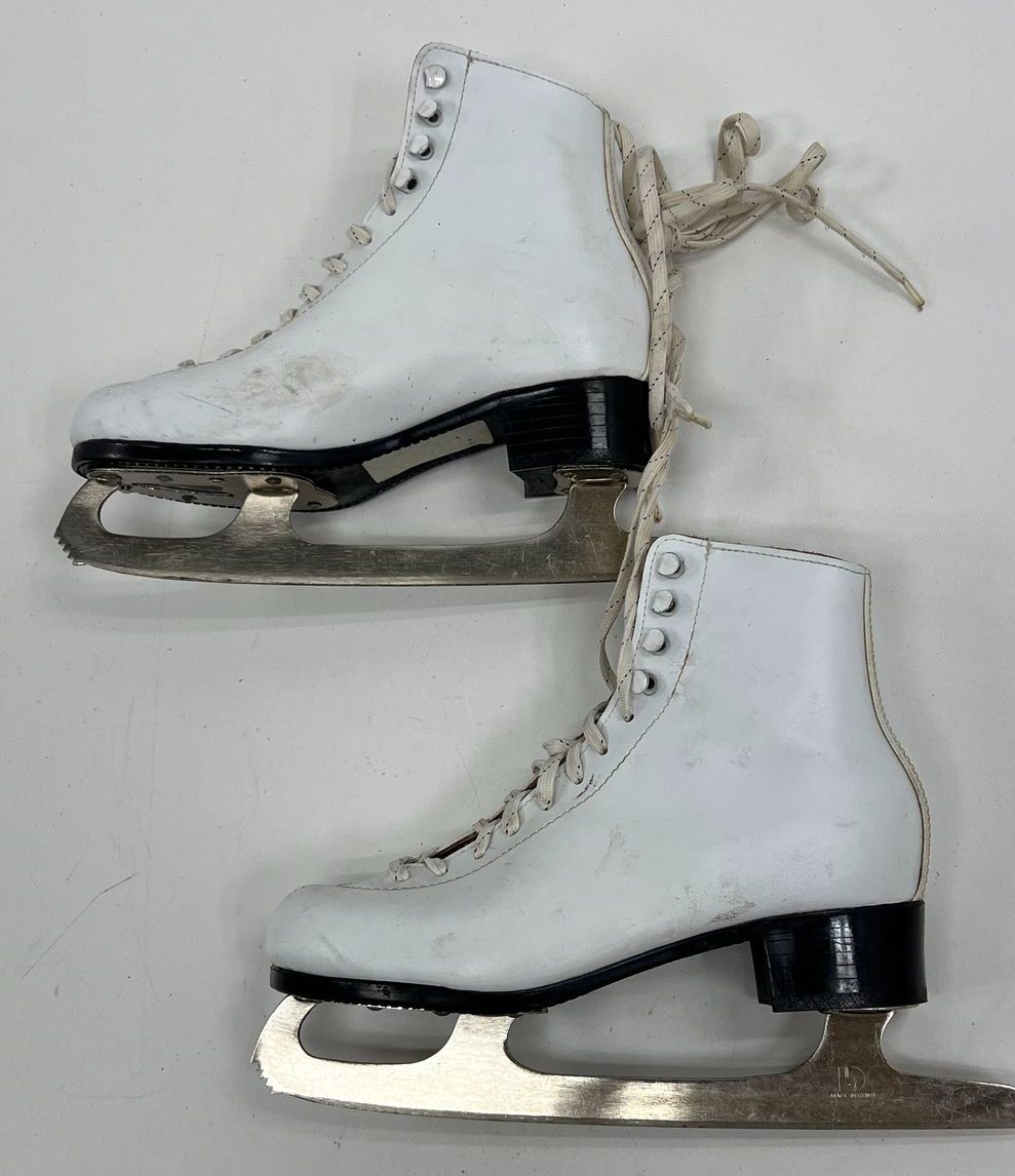 Classic White Figure Ice Skates Lace Up Boots with Blades Womens Size 9