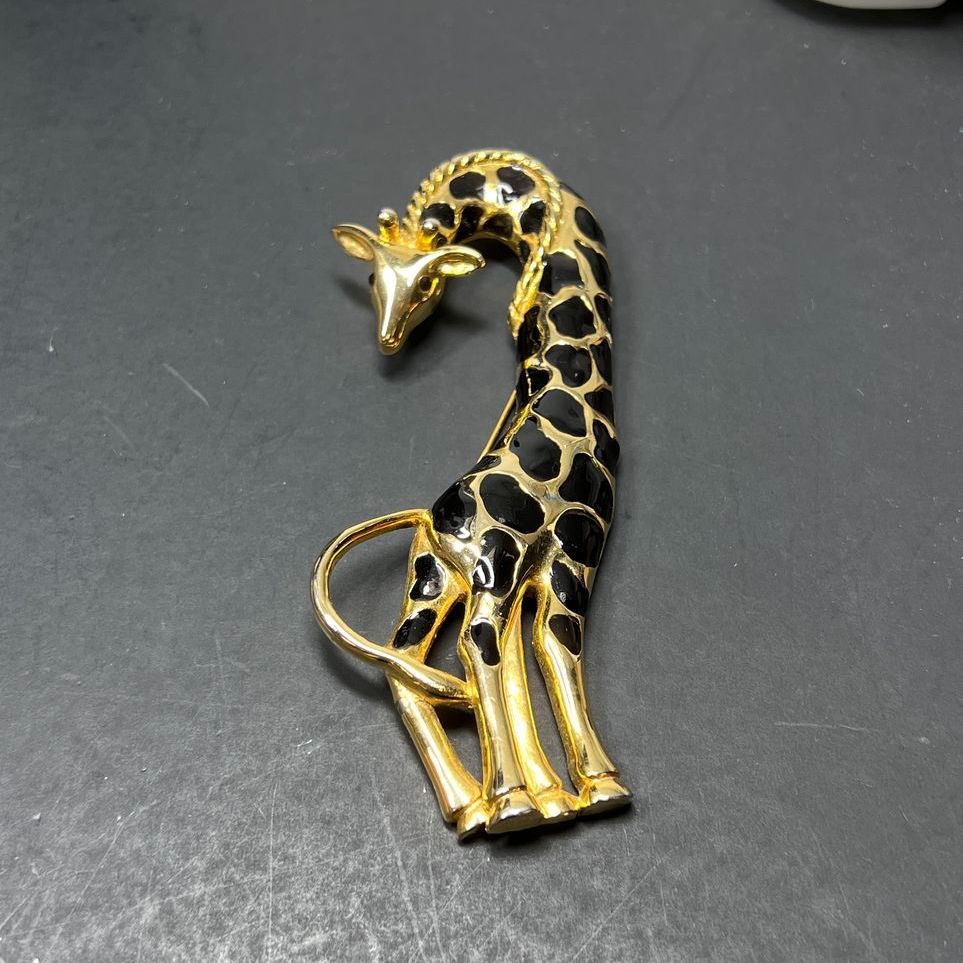 Large Giraffe Gold tone Brooch