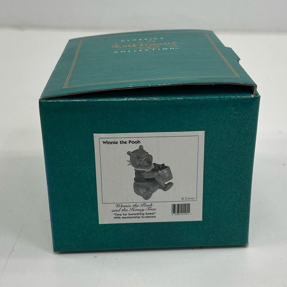 NIOB Disney Winnie The Pooh Figurine '96 Collectors Society Membership Sculpture