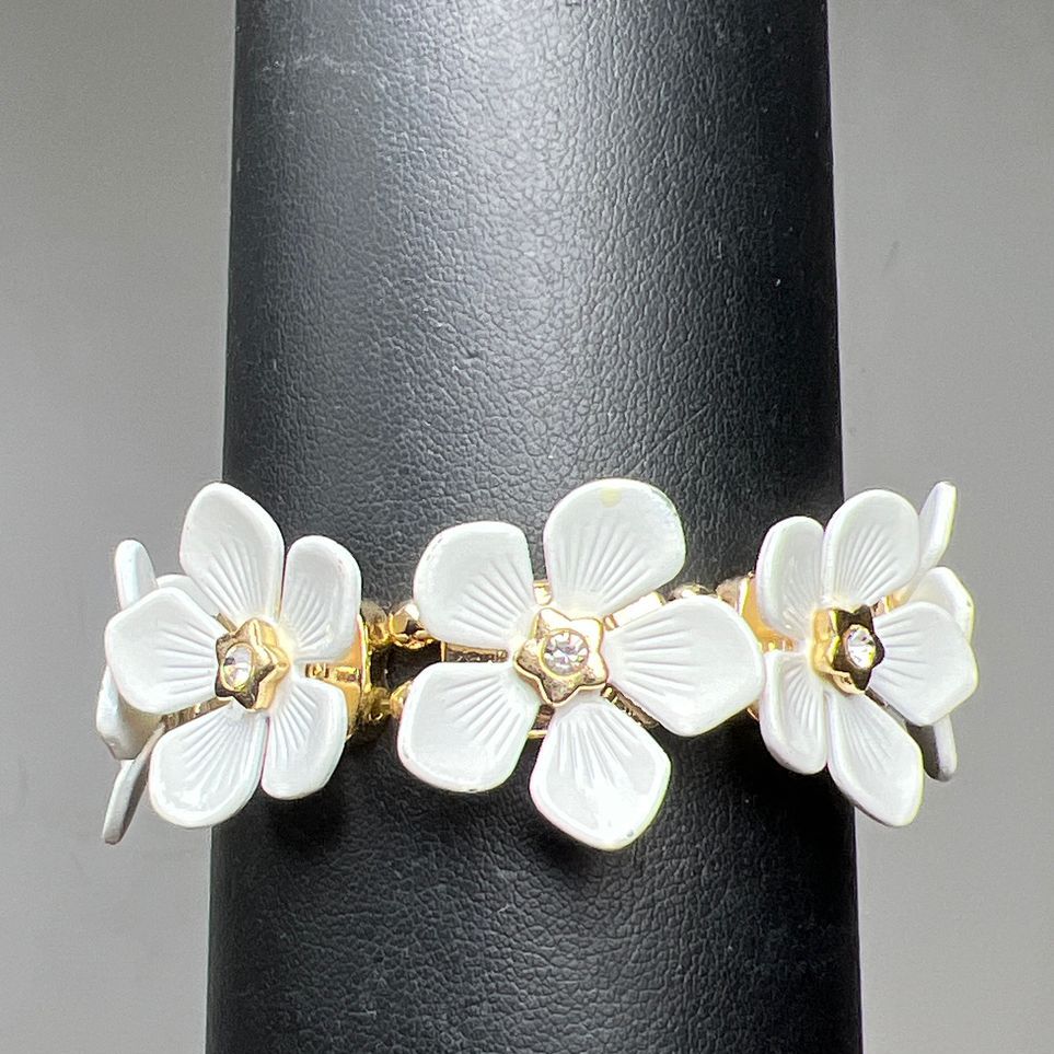 White Floral Rhinestone Floral Spring Stretch Bracelet