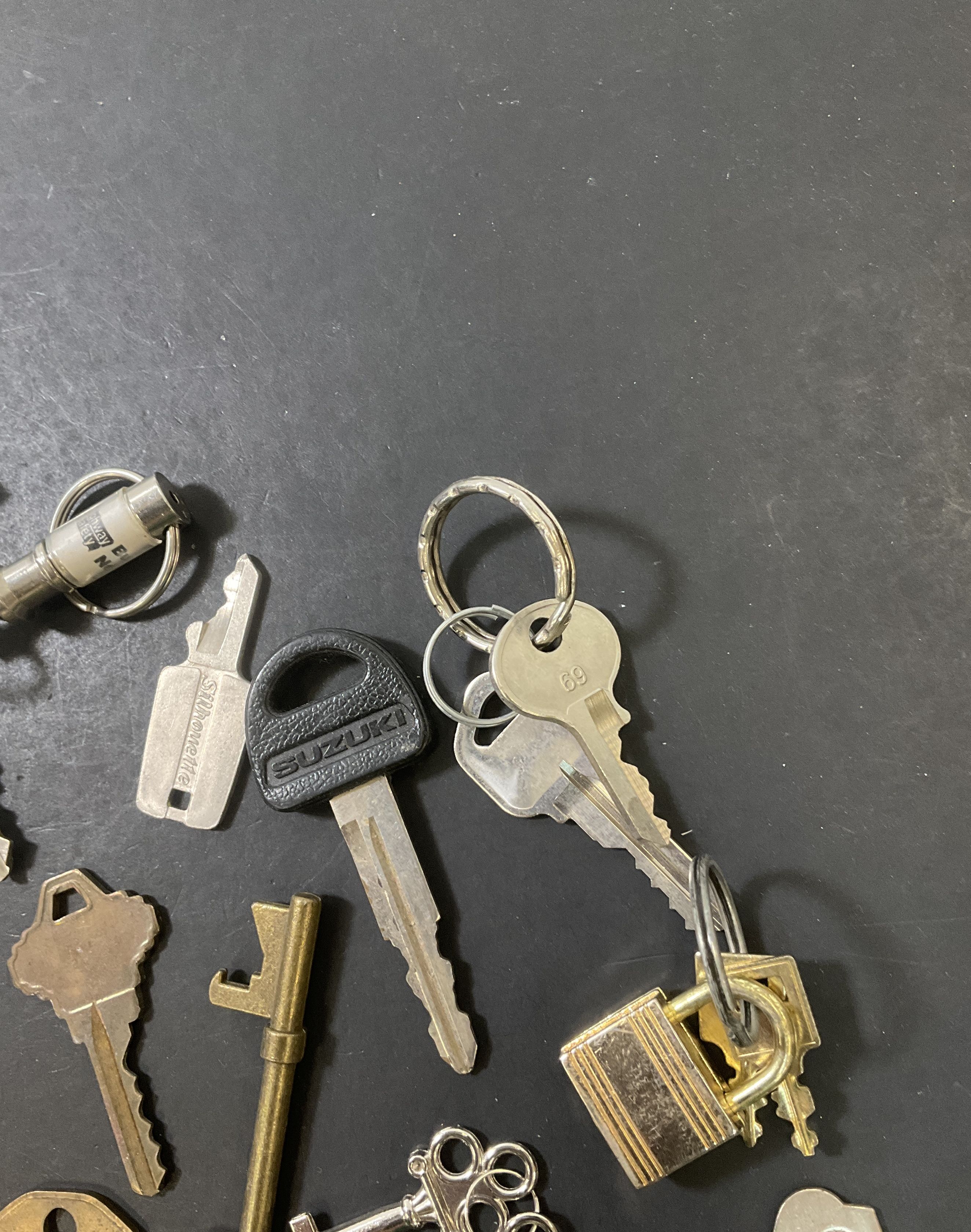 Lot Of Keys & Locks Various Styles Skeleton Keys Car Vehicle Keys